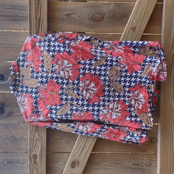 🏵️ J. McLaughlin Check Floral Button Up shirt - Picture 5 of 7